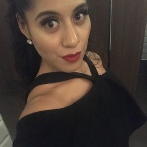 Meet your Posher, Ambar